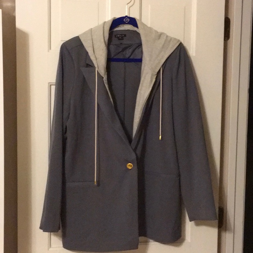 NWOT,IMAN COMBO BLAZER,SIZE 1X, GRAY SWEATSHIRT IS REMOVABLE, PURPLE JACKET